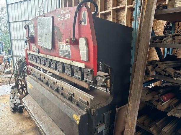 88 Ton, Amada #RG-80, CNC Press Brake, 94.5" bed length, 80.7" between uprights, 98.6" max. bending length - Image 4
