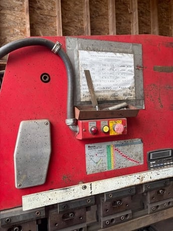 88 Ton, Amada #RG-80, CNC Press Brake, 94.5" bed length, 80.7" between uprights, 98.6" max. bending length - Image 7