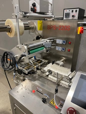 Barrington #BPS-230S, Servo Horizontal Flow Wrapper, 9" film, fin & end seals, 2019 - Image 4