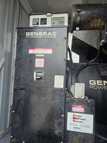 500 KW Generac, Diesel Generator, 22L, V12, Daewoo, 1 & 3PH, Enclosed w/ Tank, 152 hours, 2000 - Image 10