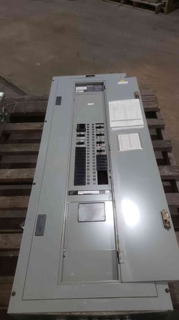 400 Amp. Siemens #Sentron-Series, Panelboard, 480/277 Volts, 3PH, 4W, Breaker, 2001 - Image 1
