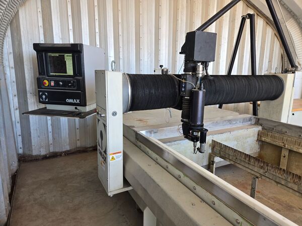 Omax #60120, with A-Jet 5-Axis head waterjet, 40 HP, 60000 psi, refurbished 2025, 2013 - Image 2
