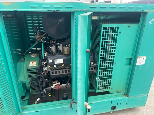 100 KW Cummins/Onan #GGHH-5655462, Natural Gas or Propane Generator, 6.8 Liter Ford engine, 1800 RPM, 120/240 - Image 6