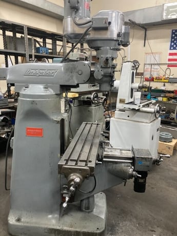 Bridgeport, Vertical Turret Knee Mill, 42" x 9" table, 2 HP spindle, power feed table, digital read out, 220 - Image 4