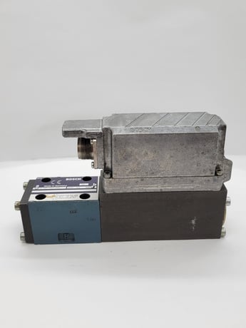 Bosch #0811404606, Servo Solenoid Valve, 24VDC, Pressure Ports 315 Bar - Image 3