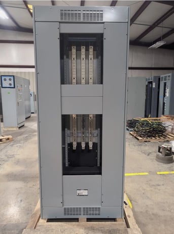 400 Amp. Siemens, P5E90MS200ABS, MLO Panelboard, indoor, 4-wire, 480/277 Volt, 3PH - Image 1