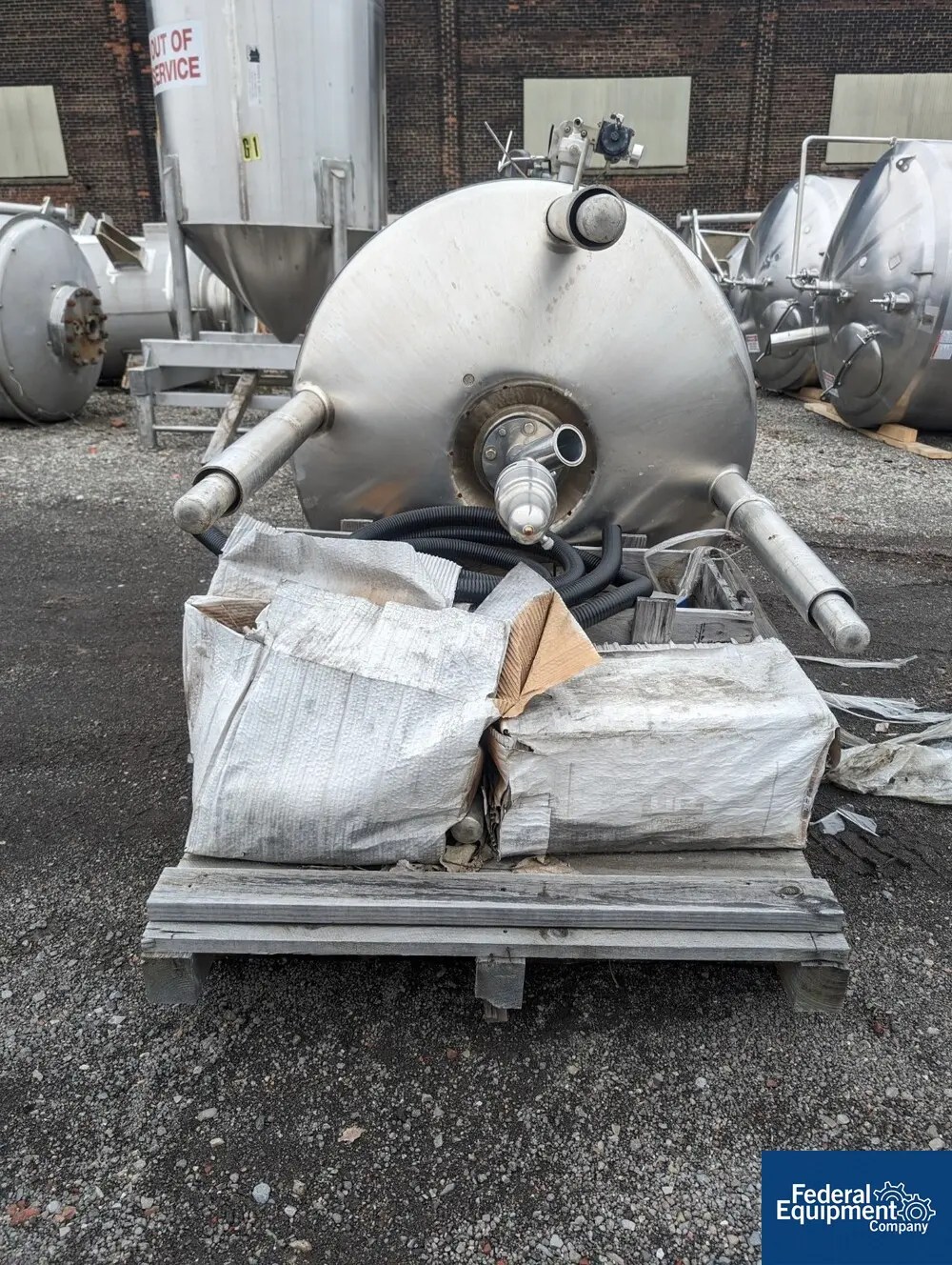 300 gallon Mueller, Insulated Tank, Stainless Steel, 30 psi, 36" diameter x 48" straight side, dish top & - Image 3