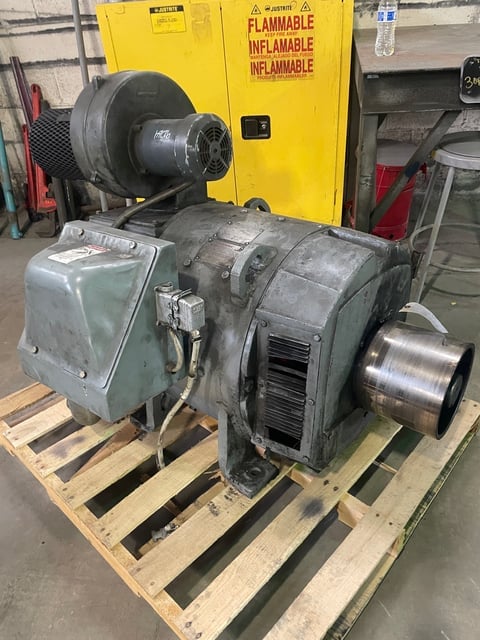 200 HP 2500 RPM General Electric, Frame 504AT, DPFVBB, 500 VA, 300/150 VF - Image 2