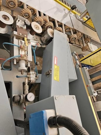 Volpato #LS-2N, Profile Edge/Oscillating Sander Feed-Through, 2-Station, 3" width x 96" L Belts, 2.4 HP - Image 6