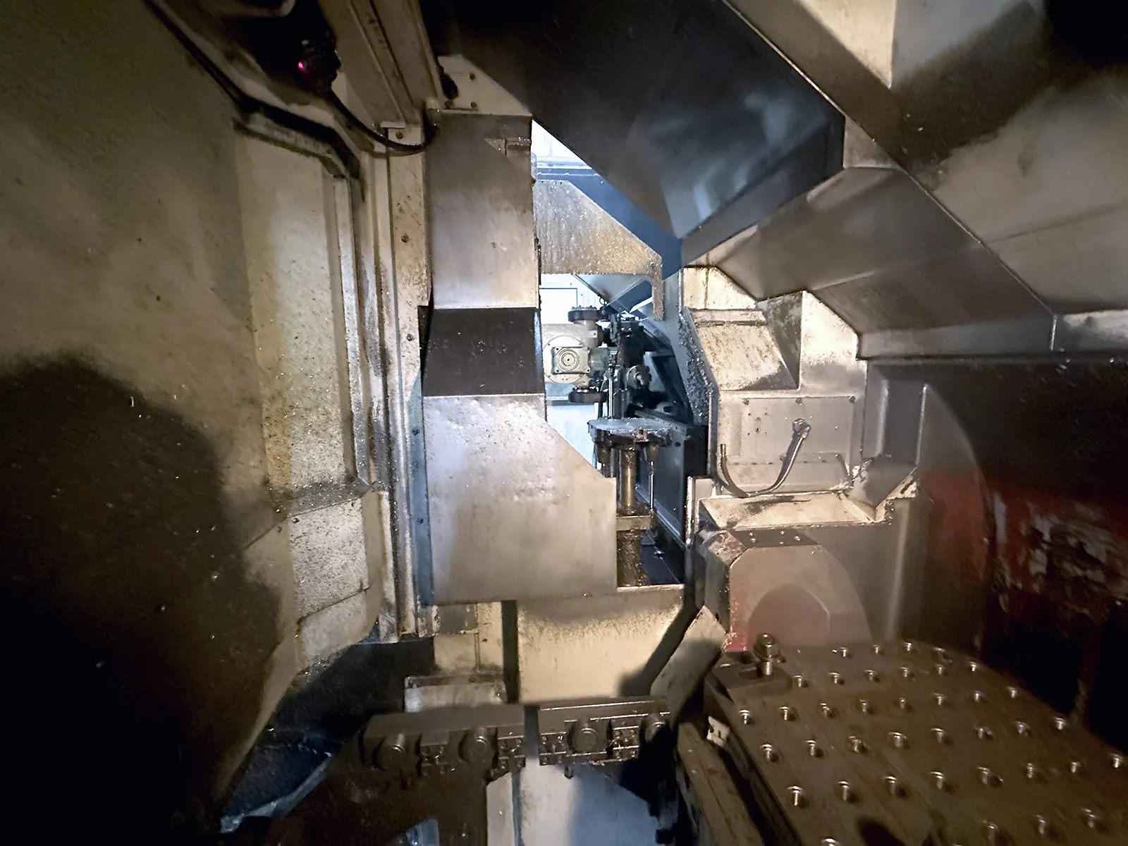 Mazak #Variaxis-500-5X-II, CNC vertical machining center, 120 automatic tool changer, 20" X, 20" Y, 18" Z - Image 4