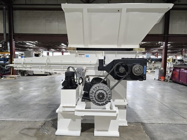 Vecoplan #RG-62/125-SWU, 62" x 68" shredder, 15" diameter rotor, 125 HP, 2004 - Image 1