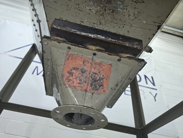 72 cu.ft. Conair, surge bin, 54" L x 54" W vessel, 36" H straight side, 36" H angled side, 5" diameter - Image 4