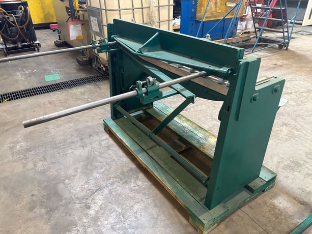 4 x 16" gauge Tennsmith #52, foot shear, 37" Back Gauge, (2) front support arms - Image 2