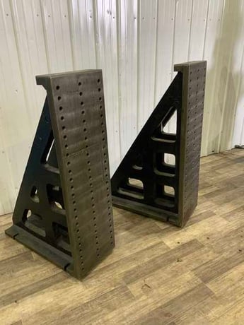 15-1/4" x 52-1/2" x 35" Angle plates with tapped holes, set - Image 1