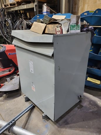 275 KVA 460Y Primary, 266 Secondary, Hammond, dry type isolation transformer - Image 2