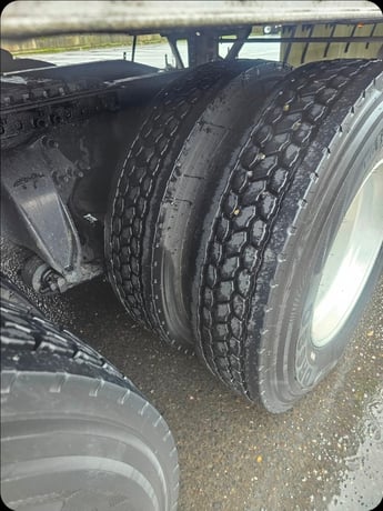 Freightliner #Cascadia 125 Semi Truck - 475,683 Miles | Sleeper, Clean Title, Maintenance Records on File - Image 5