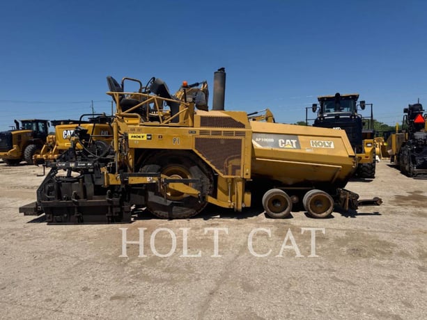 Caterpillar AP1000D, Vibratory Single Drum Asphalt, 6085 hours, S/N: EAD00337, 2009 - Image 2