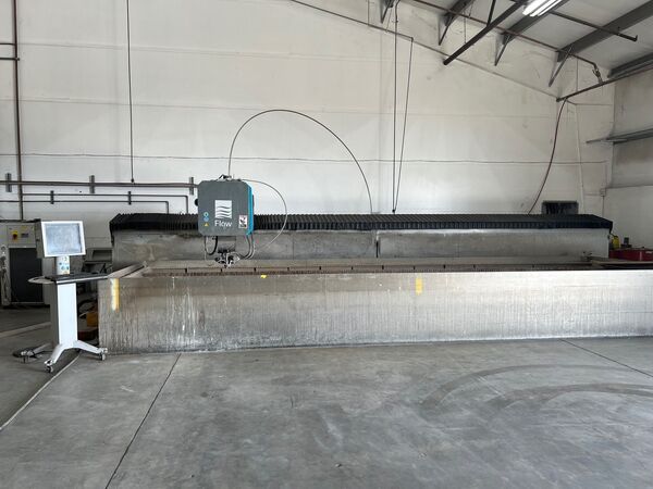 Flow #M3B-7320, waterjet, 50 HP, 87000 psi, 6.6' x 24' table, 500 IPM, 460-480 V., 2016 - Image 1