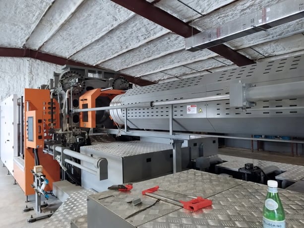 770 Ton, 1404 oz., Chen Hsong #SM700-TP-SVP/2 (D2) Supermaster tool post Series, 40.15"  40.15" tie bar - Image 1