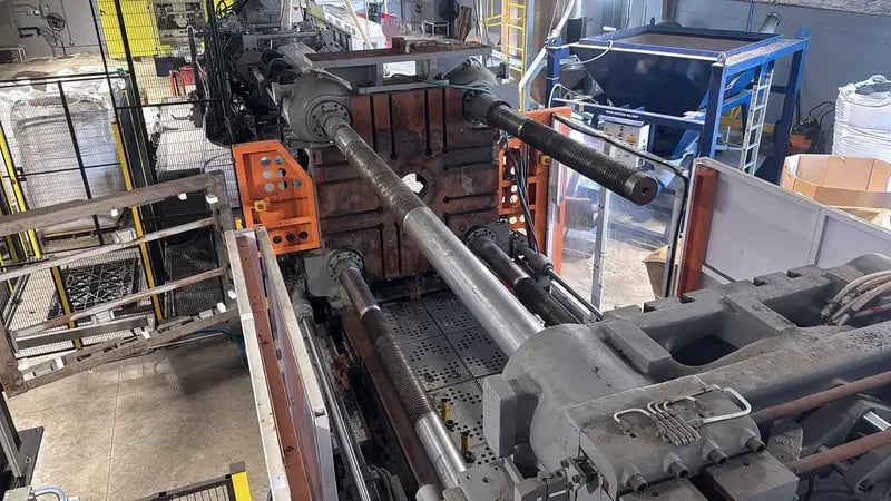 770 Ton, 1404 oz., Chen Hsong #SM700-TP-SVP/2 (D2) Supermaster tool post Series, 40.15"  40.15" tie bar - Image 4