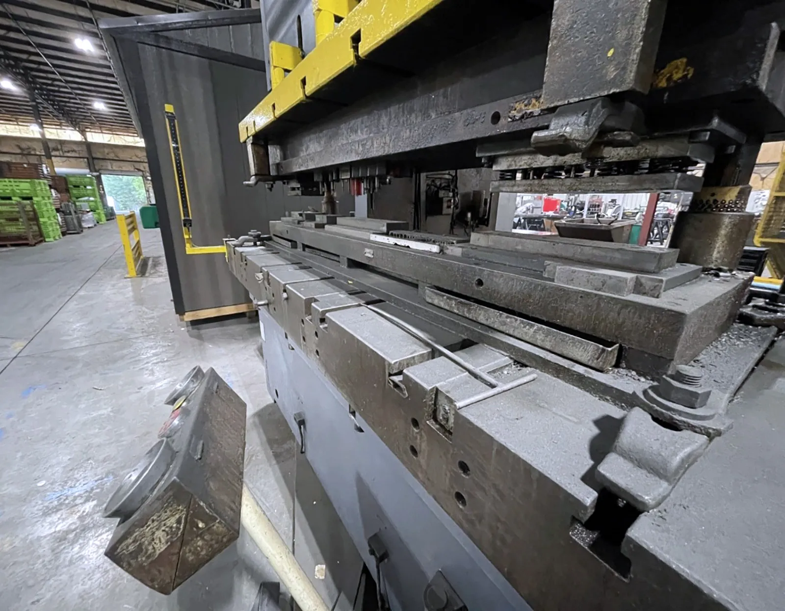 220 Ton, Aida #NC2-20, 2-pt mechanical gap frame press, 9.84" stroke, 19.69" die height, 4.33" adj., 25-45 - Image 3