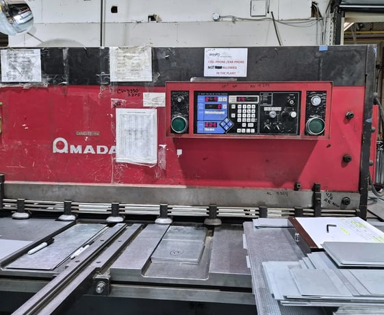 1/4" x 10' Amada #M3060, 16 holddown, 60 SPM, Amada CNC Back Gauge, squaring arm, 2 front support arms, 2003 - Image 4