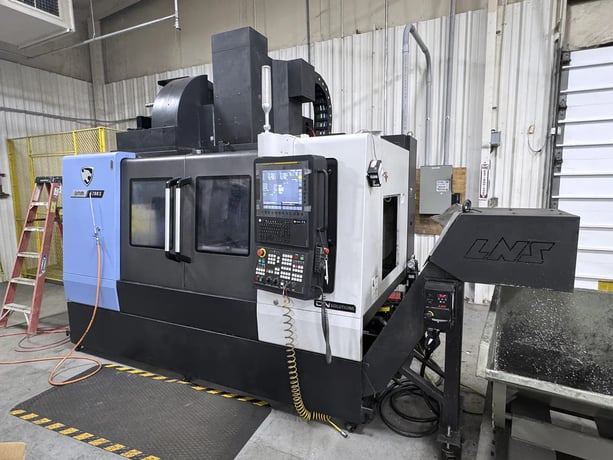Daewoo Doosan #DNM-5700S, CNC vertical machining center, 40 automatic tool changer, 41.3" X, 22.4" Y, 20.1" - Image 1
