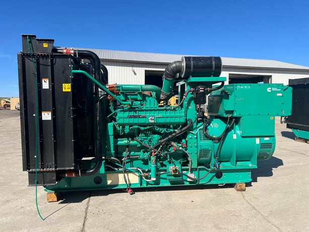 1000 KW Cummins/Onan #A052W997, Diesel Generator Set, 30 liter Cummins engine, 1490 HP @ 1800 RPM, circuit - Image 1
