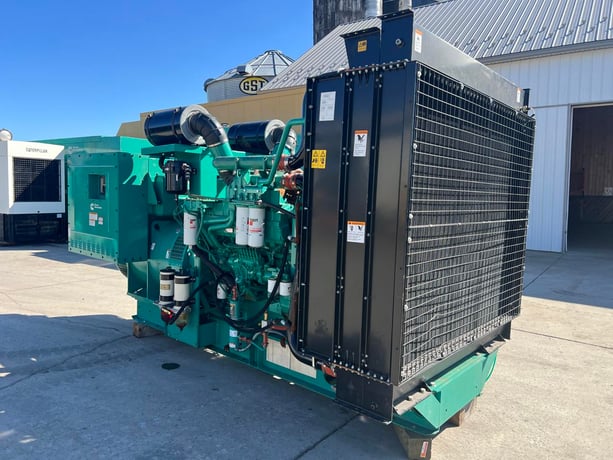 1000 KW Cummins/Onan #A052W997, Diesel Generator Set, 30 liter Cummins engine, 1490 HP @ 1800 RPM, circuit - Image 4
