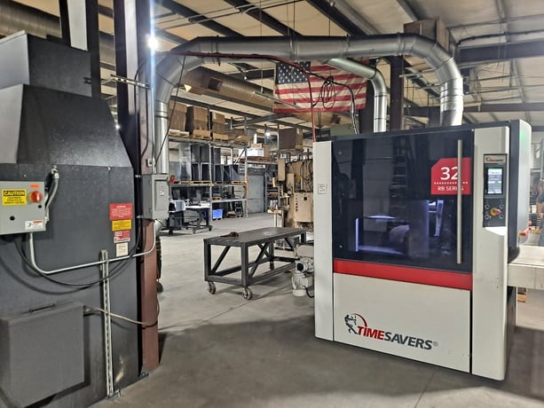 42" Timesavers #32-Series-1100-WRB, wide belt sanding and deburring machine, wet dust collector, 300 hours - Image 3