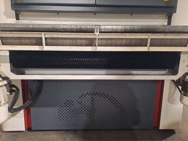 42" Timesavers #32-Series-1100-WRB, wide belt sanding and deburring machine, wet dust collector, 300 hours - Image 6