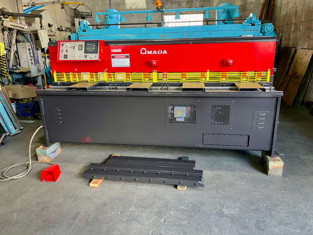 11 gauge x 8' Amada #S-2532, Hydraulic Shear, 23 SPM, front operated power back gauge, 1985 - Image 2
