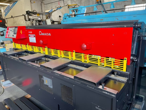 11 gauge x 8' Amada #S-2532, Hydraulic Shear, 23 SPM, front operated power back gauge, 1985 - Image 4