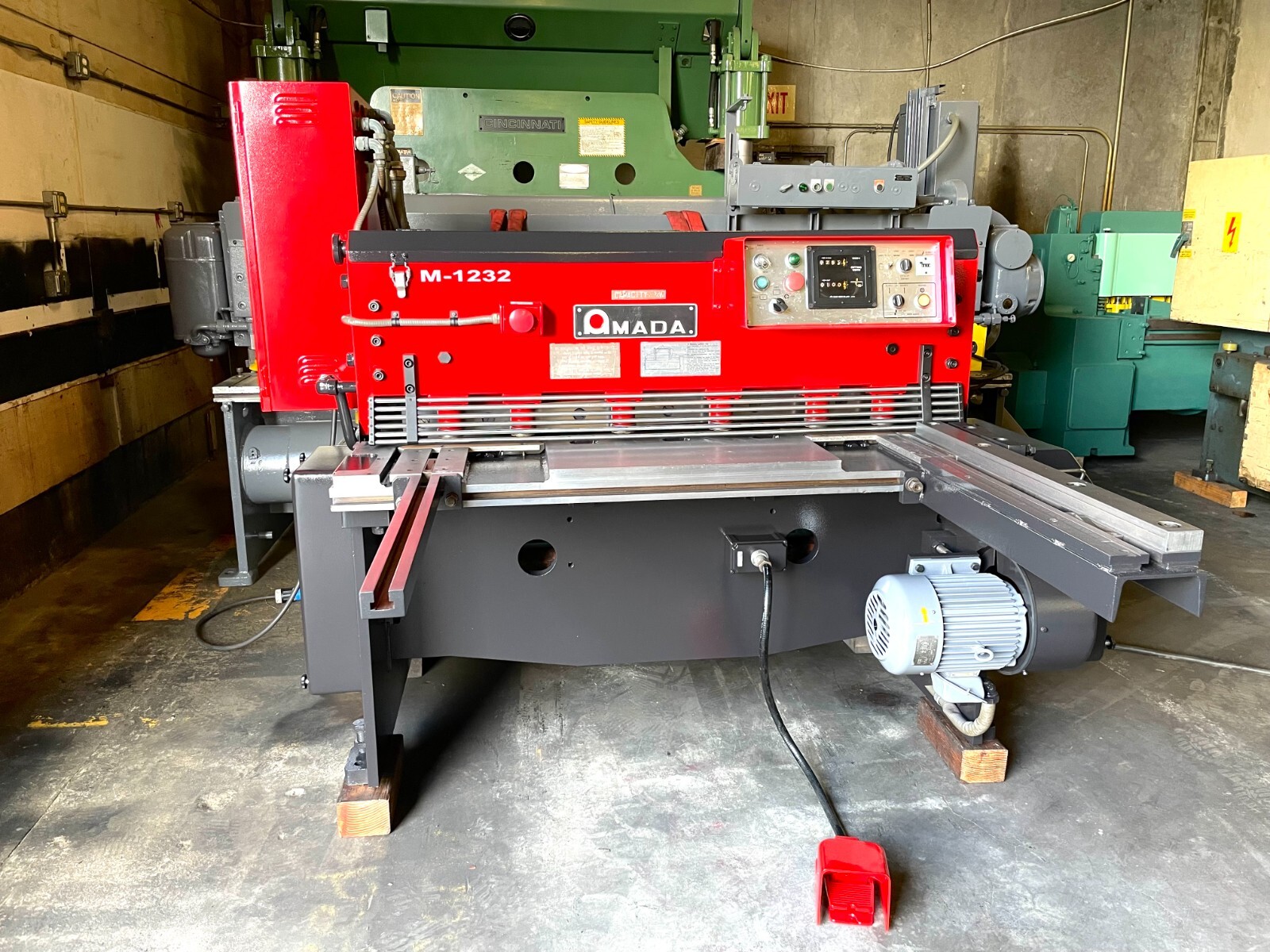 1/8" x 4' Amada #M-1232, Shear, 75 SPM, 36" Back Gauge, Bijur 1-shot lube, 5 HP - Image 2