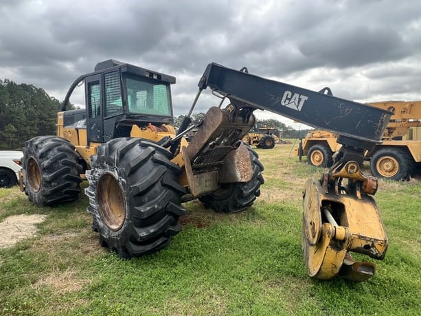 Caterpillar #525C, Grapple Log Skidder - Image 1