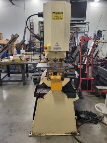6.5" x 6.5" x 0.5" Geka #HYD-110, Ironworkers, 110 Ton, 2000 - Image 4