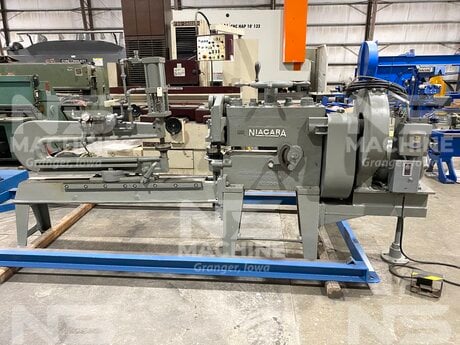 10 gauge x 73" Niagara #208-A, Flanger, 38.5" throat, 51 FPM rolls, 200 RPM, 4.5:1 ratio, 3 HP - Image 1