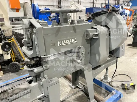 10 gauge x 73" Niagara #208-A, Flanger, 38.5" throat, 51 FPM rolls, 200 RPM, 4.5:1 ratio, 3 HP - Image 3