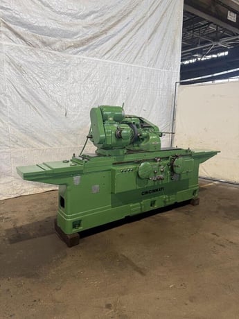 18" x 36" Cincinnati, universal cylindrical grinder, 50-500 RPM, 14" x 1.5" x 5" bore wheel - Image 3