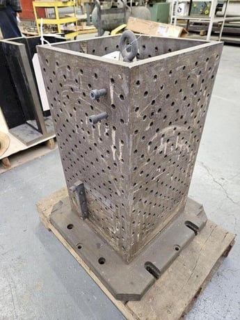 13-3/4" x 13-3/4" x 25-1/4" four sid, 20.75" x 20.75" base - Image 2