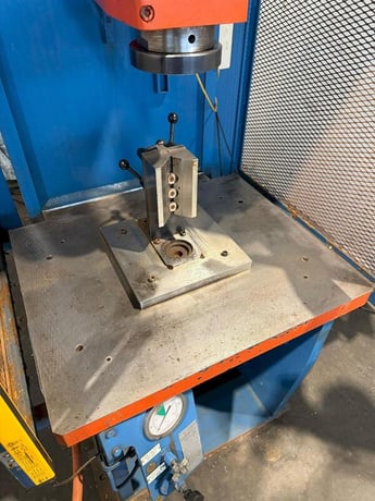 50 Ton, PH #OGF-50, hydraulic C-frame press, 15" stroke, 34" daylight, 8" cylinder bore, 30" x27" bed, Allen - Image 6