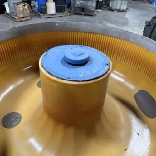 20 cu.ft. Sweco #FM20, 10 HP, like new polyurethane lining, rebuilt motor - Image 4