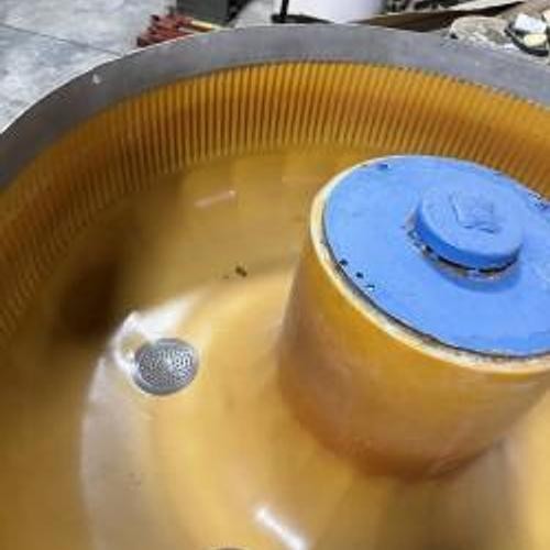 20 cu.ft. Sweco #FM20, 10 HP, like new polyurethane lining, rebuilt motor - Image 5