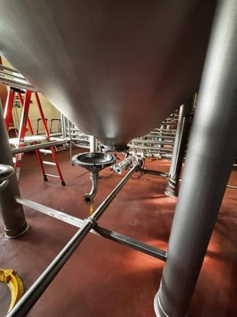 8300 gallon Mueller, Stainless Steel Jacketed Vertical Tank, 117" diameter x 143" height, 15 psi @ 100°F - Image 5