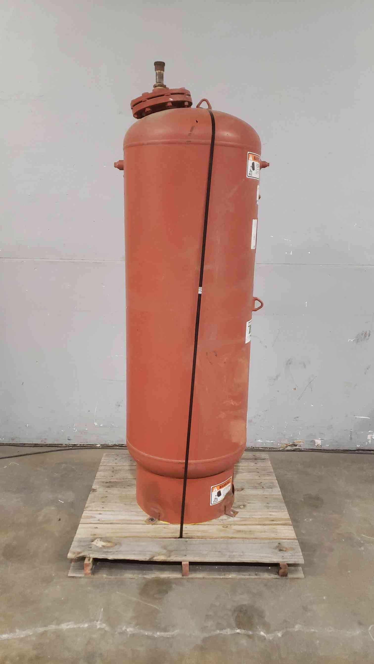 119 gallon, Taco #CA450-3, High-Capacity Bladder Expansion Tank, 125 psi - Image 1