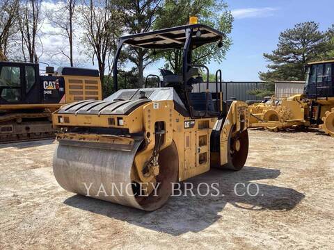 Caterpillar CB54B, Compactor, 5090 hours, S/N: RJN00211, 2015 - Image 2