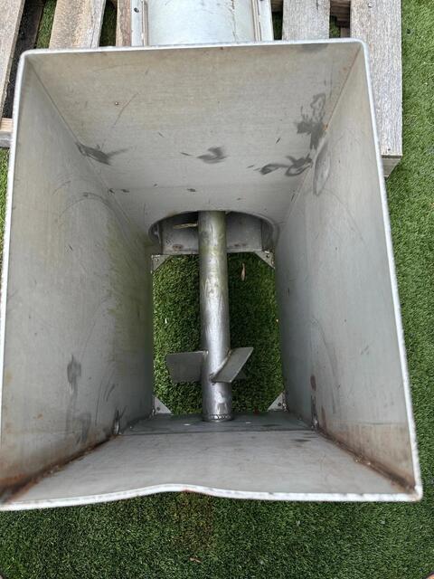 8" diameter x 6' long, Previero #SCE200, Stainless Steel Auger, 10" trough, 9" shaft - Image 3