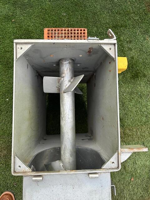 8" diameter x 6' long, Previero #SCE200, Stainless Steel Auger, 10" trough, 9" shaft - Image 8