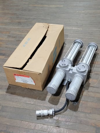 Crouse Hinds #EVFT24370, Outdoor Electric Lighting Fixture, Salt Water Marine Type, unused - Image 1