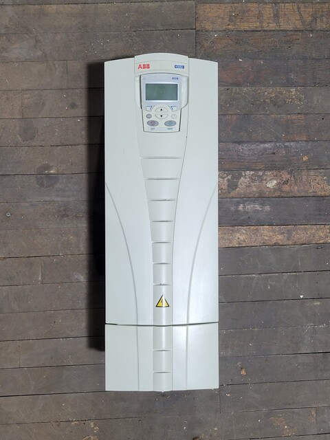 ABB #ACH550-UH-038A-4+K452, Variable Frequency Drive, 3PH, 25HP, 480 Volts, 18.5kW, 38A - Image 1
